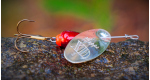 Color: silver/red